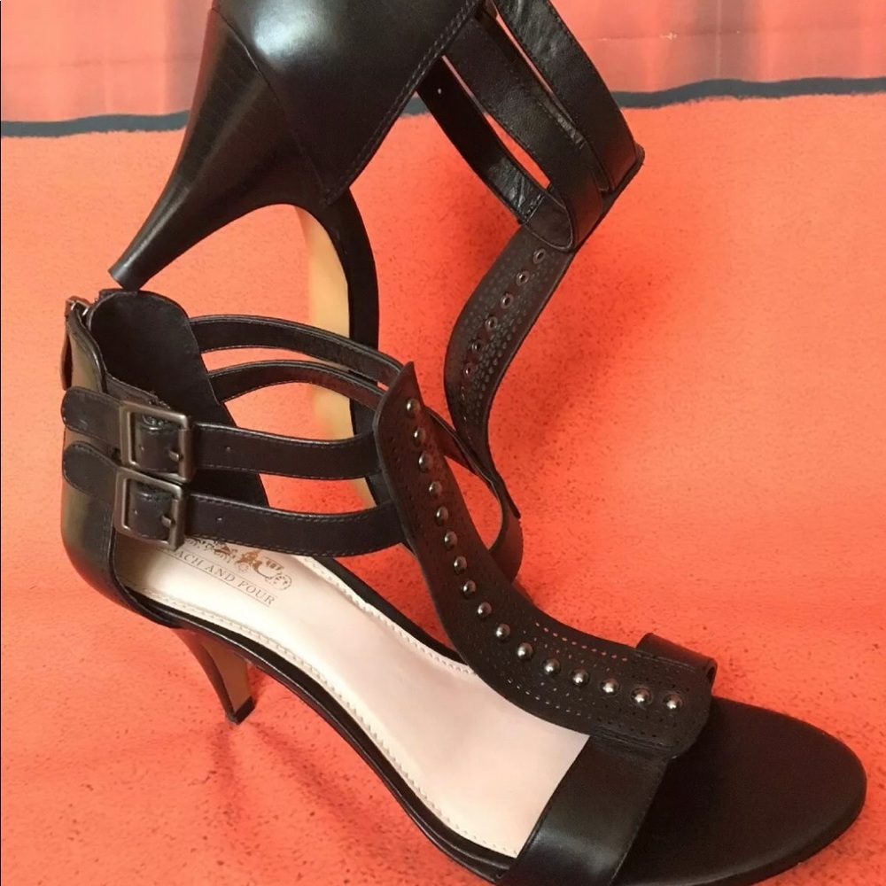 COACH AND FOUR BLACK SANDALS